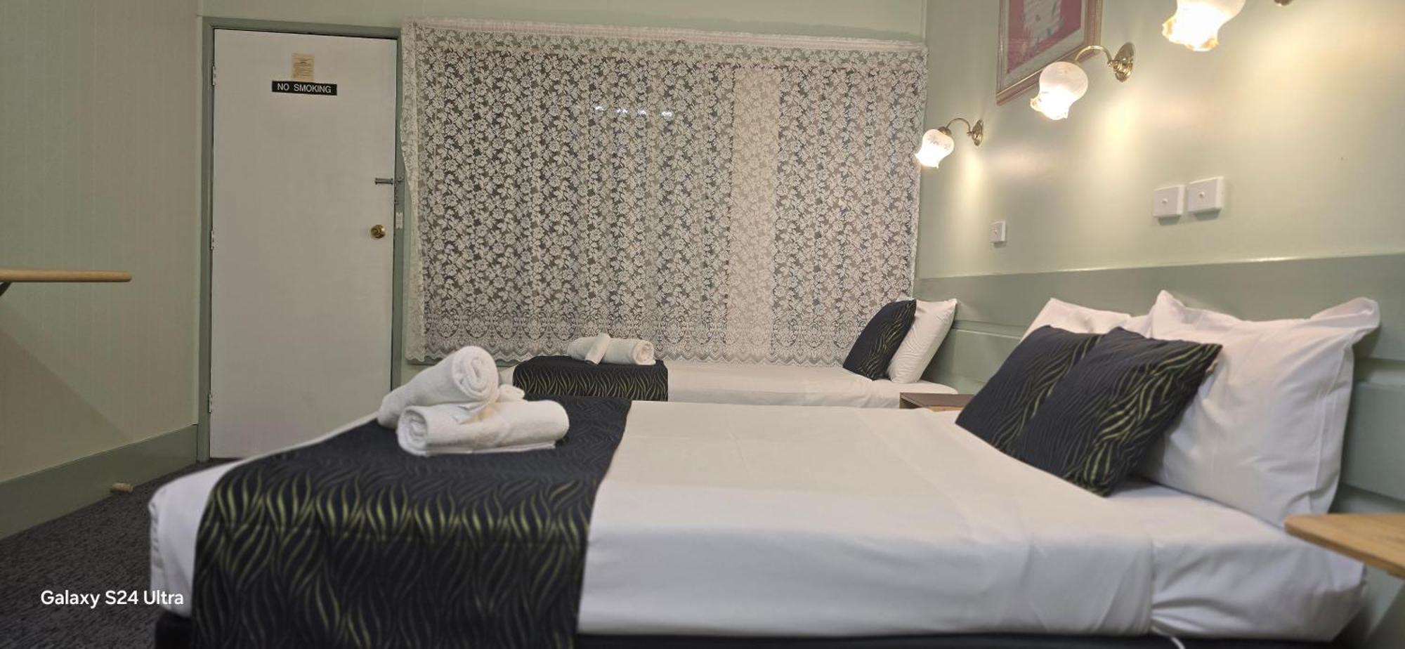 Lake Forbes Motel Dış mekan fotoğraf