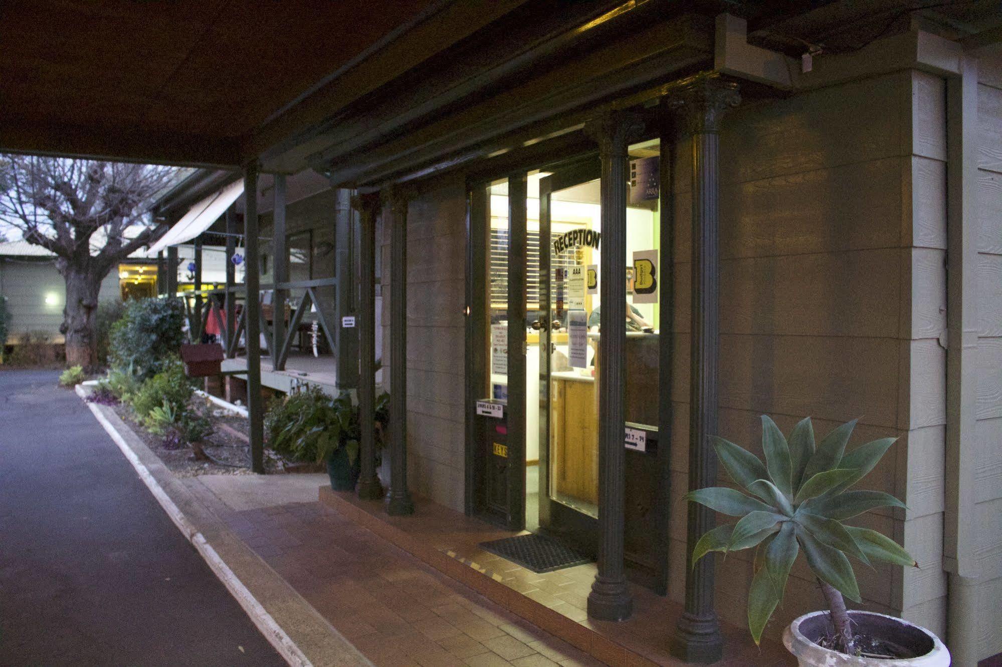 Lake Forbes Motel Dış mekan fotoğraf