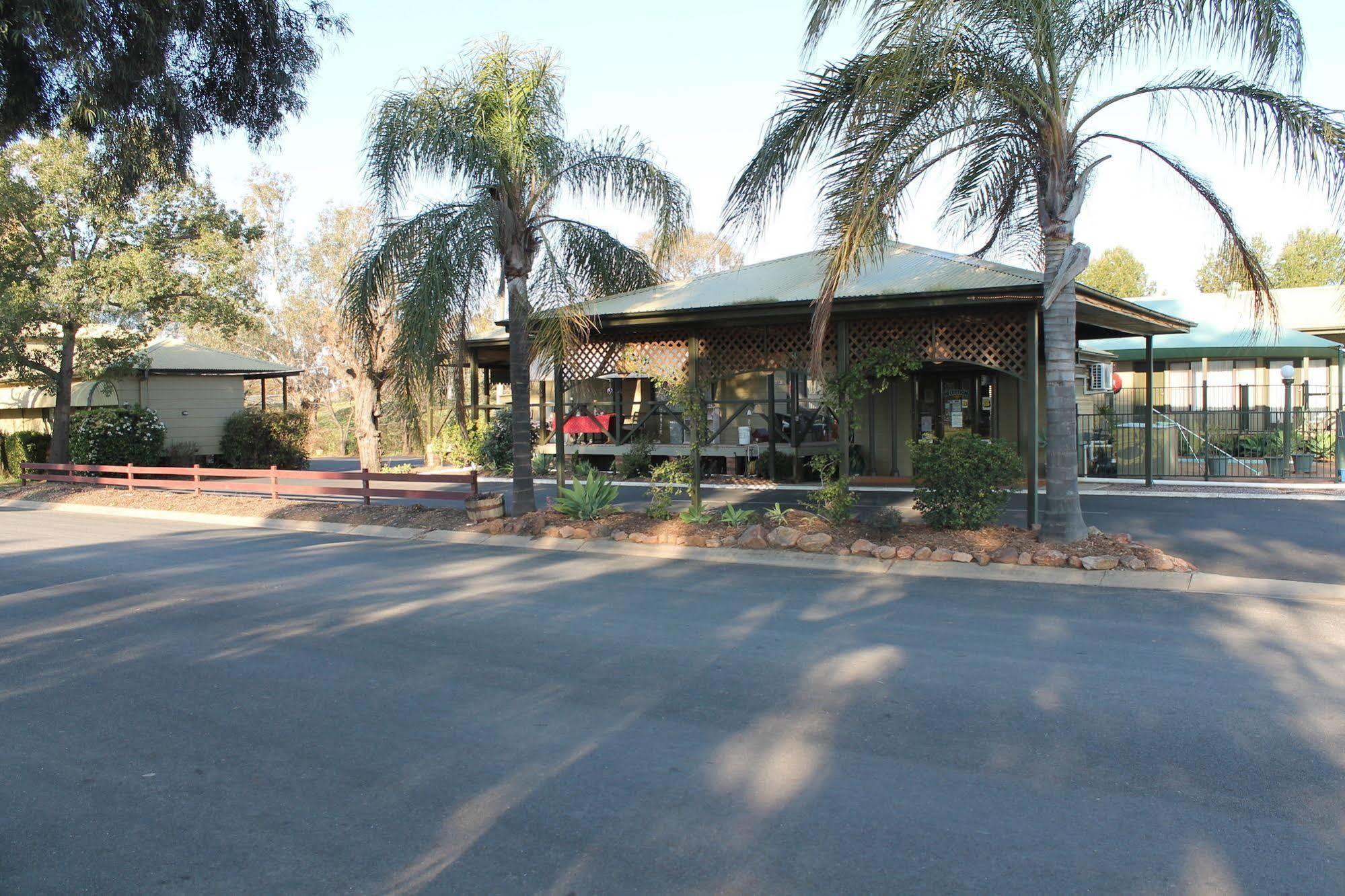 Lake Forbes Motel Dış mekan fotoğraf